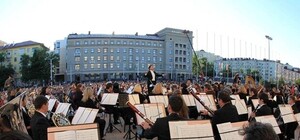 Как в центре Харькова репетировал симфонический оркестр (видео)