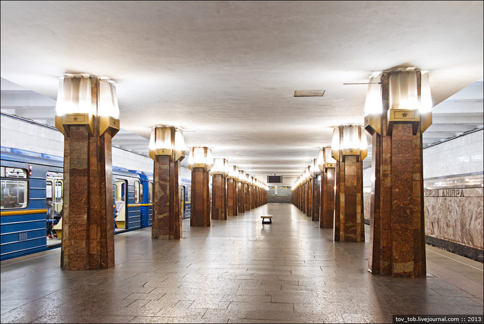Новость - Транспорт и инфраструктура - На станции "Героев Днепра" появилась трещина в полу: комментарий метро