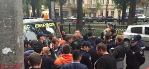 Попытка - не пытка: владелец автокофейни в центре Киева устроил ДТП, чтобы помешать демонтажу