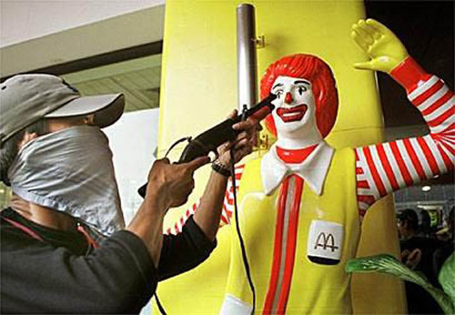 Новость - События - Легким движением руки: в Киеве обокрали посетителя McDonalds
