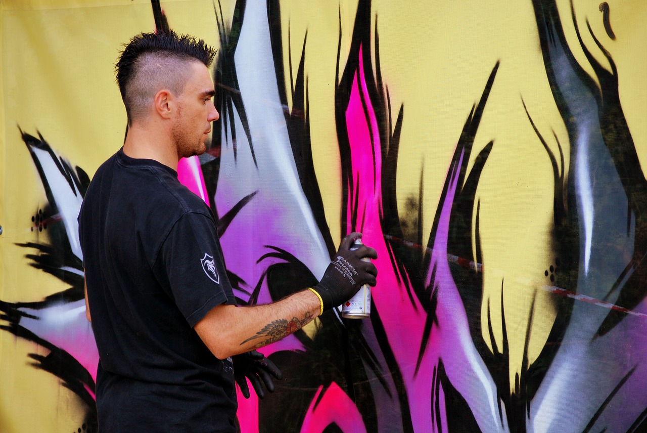 Новость - События - Есть предложение: появилась петиция о запрете граффити на набережных города