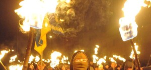 Горячий вечер: появилось видео факельного шествия на день рождения Степана Бандеры
