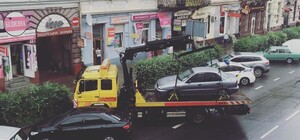 Виновники будут наказаны: в Днепре машины стали забирать на штрафстоянку