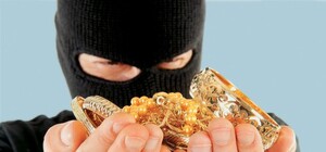 На лечение жены: в Днепре иностранец обворовывал женщин