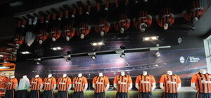 Автографы и подарки: в Харькове сегодня откроют общий фан-шоп 