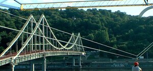 Больше не покатаемся: в Киеве демонтируют знаменитый скоростной спуск над Днепром