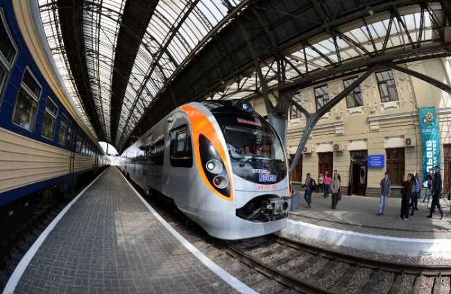 Новость - Транспорт и инфраструктура - Кондуктор не спешит: поезд "Запорожье-Киев" будет приезжать с опозданием