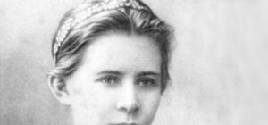 Ничего святого: вандалы обокрали могилу Леси Украинки