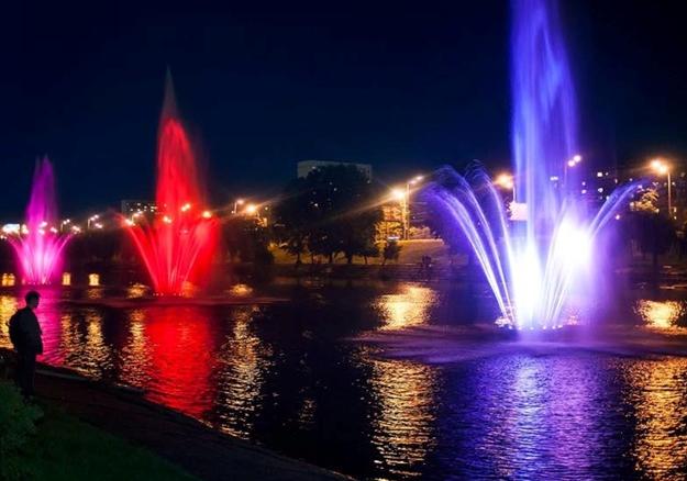 Новость - События - Пока не заработает: с Русановского фонтана украли подводную деталь