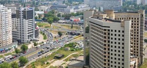 Цифра дня: сколько стоило завесить недостроенное здание возле 