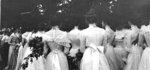 Получи ответ: когда в школах Симферополя пройдут выпускные