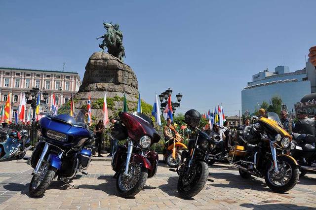 Новость - События - Фотофакт: в центре Киева прошел парад байкеров