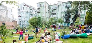 Есть работа: сквер Небесной сотни некому поливать