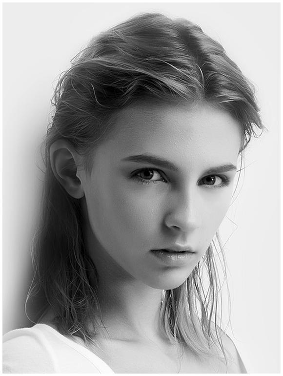 Возраст красоте не помеха! 15-летняя школьница стала новым лицом модельного мира.
Фото с сайта kp.ua