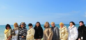 Глазам не поверишь: в разграр июля севастопольцы ходят в шубах