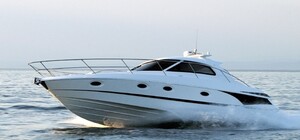 Водное ЧП: в Балаклаве катер с пассажирами на огромной скорости врезался в лодку