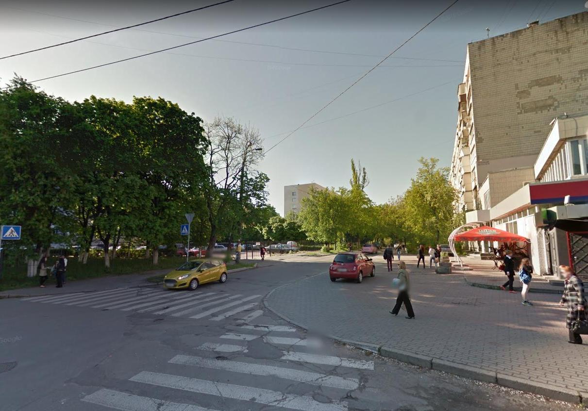 Новость - События - Потекло, но не по трубам: в Голосеевском районе на перекрестке разлили фекалии