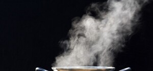 Голодные воришки: в Запорожье неизвестные украли кастрюлю с супом