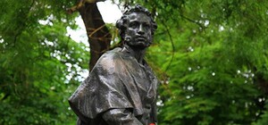 Получи ответ: когда памятнику Пушкина вернут прежний цвет