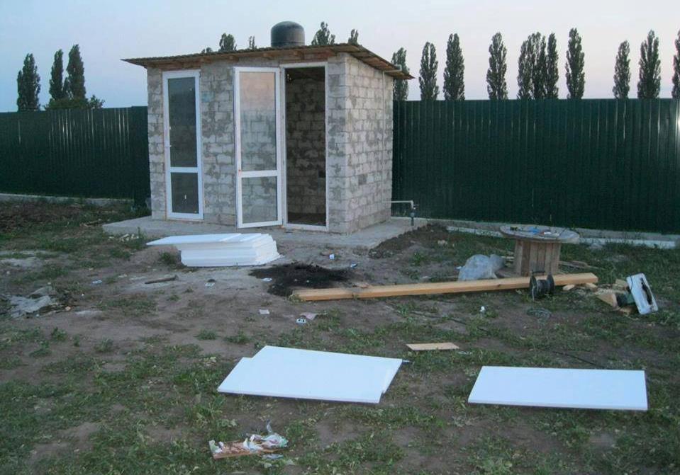Новость - События - Неожиданная находка: под Киевом семейная пара пострадала от взрыва в заминированном туалете