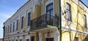 Фотофакт: на стенах музея Булгакова появились метровые трещины