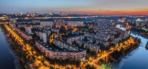 Фотофакт: как на Русановке ремонтируют набережную возле канала