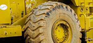 Фотофакт: у станции метро 