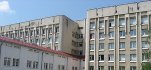 Є постраждалі: у Львові чоловік влаштував погром в дитячій лікарні