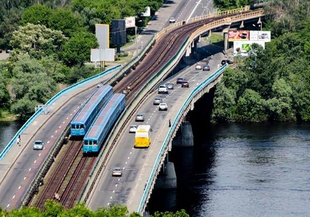Новость - Транспорт и инфраструктура - Езжай в объезд: на мосту Метро неделю будет ограничено движение до одной полосы