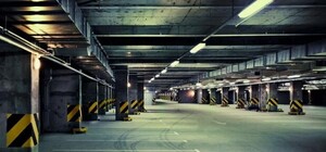 Фотофакт: водители отказываются ставить свои автомобили на бесплатные парковки