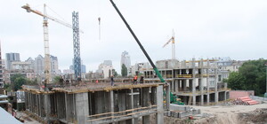 Скандальная застройка на Сенном рынке: застройщика обязали снести забор