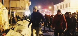 Немного опоздали: националисты разгромили стройку на месте Сенного рынка