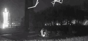 Под покровом ночи: опубликовано видео вандалов, которые залили вечный огонь в парке Славы