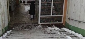 Фотофакт: у Львові підземний перехід перетворився на ковзанку