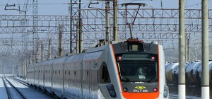 Не опять, а снова: поезд Интерсити застрял под Харьковом (обновлено)