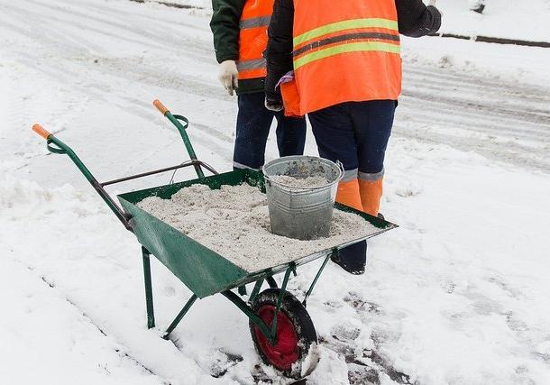 Новость - События - Киевсовет призывает убрать машины с обочины и тротуаров до 25 декабря