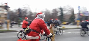 Большой велопробег: по проспекту Соборному разъезжали Деды Морозы