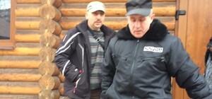 Разбили голову и выкинули игрушки: в Запорожье напали на участников флешмоба #принесикуклу