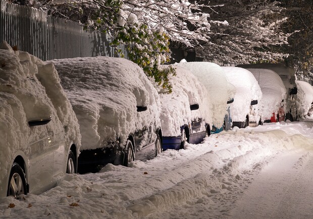 Новость - Транспорт и инфраструктура - "Киевавтодор" показал, как убирал дороги от снега прошлой ночью