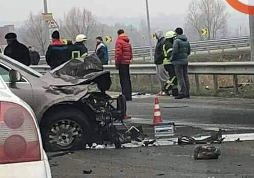 Новость - События - Под Киевом в результате ДТП машину разорвало на две части