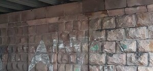 Посыпался: в Киеве разрушается Воздухофлотский путепровод