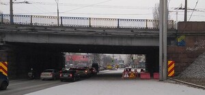 Проезд под Воздухофлотским путепроводом частично закрыли