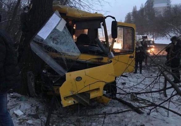 Новость - События - В Киеве две маршрутки попали в страшное ДТП: есть пострадавшие