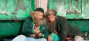 Положено, но...:почему бездомных в Крыму не пускают по ночам в пункты обогрева