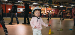 Спортсменка в памперсах: в Киеве нашли самую молодую роллершу Украины