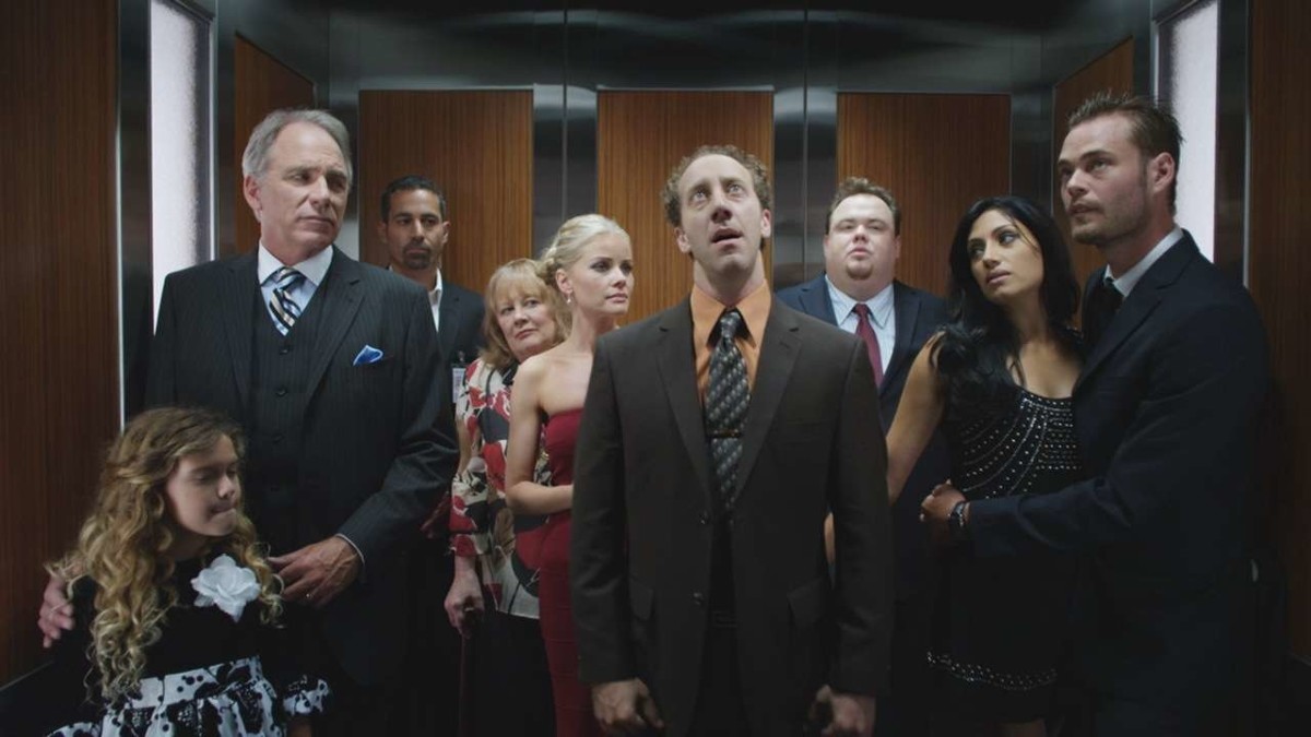 Кадр из кинофильма "Лифт" (2011).
