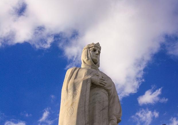 Новость - События - Как в Европе: на въезде в Киев установят 18-метровую статую княгини Ольге