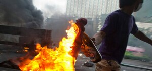 Увлеклись: националисты сожгли несколько домов ромов на Русановских садах