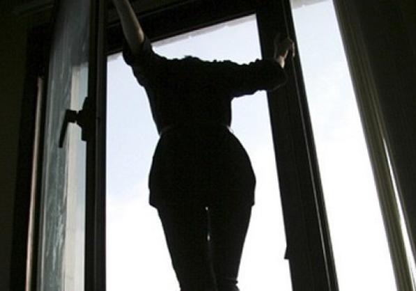 Новость - События - В Соломенском районе молодая девушка выпрыгнула из балкона многоэтажки