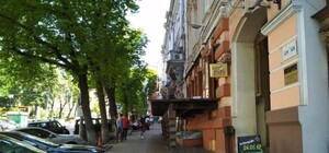 Теперь ты точно пройдешь: в центре Киева демонтировали летнюю площадку известного ресторана